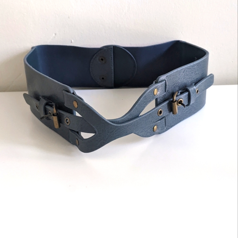 Anthropologie Blue Leather Chunky Belt, size S/P